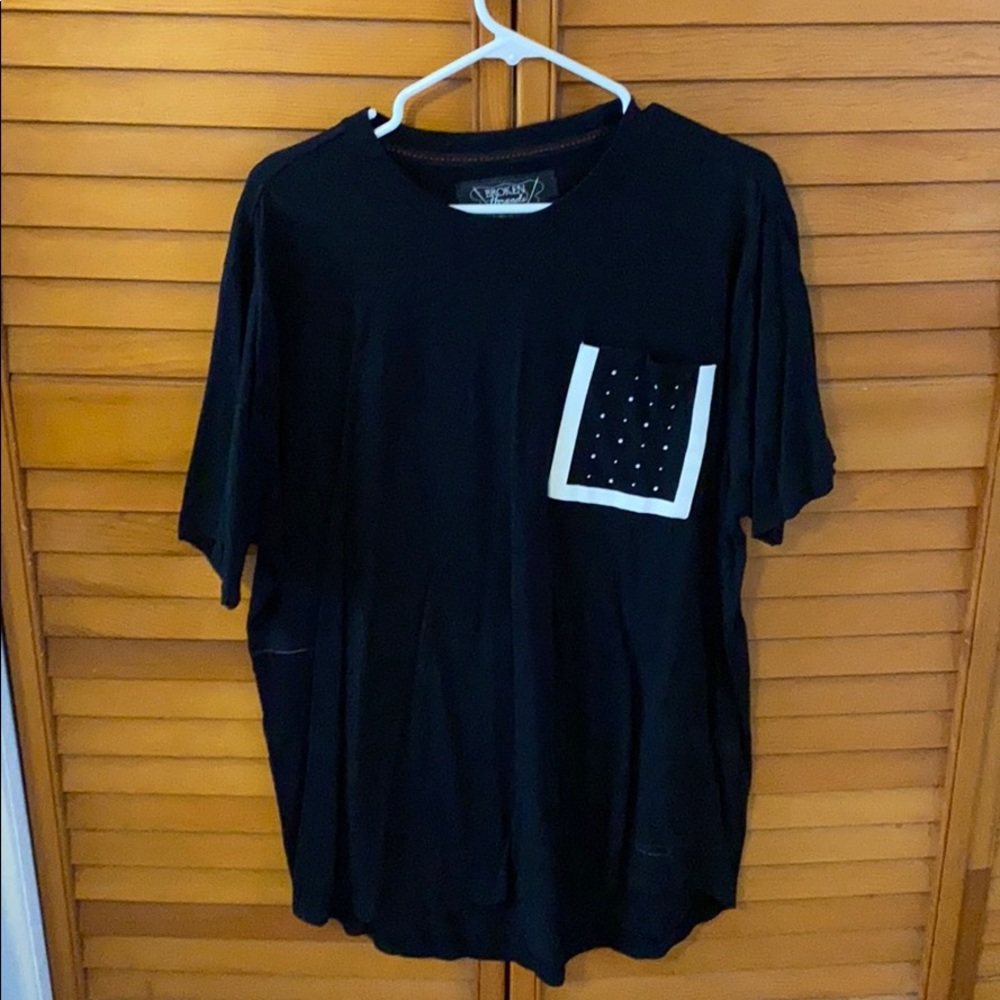 Broken Threads pocket tee Men’s XL